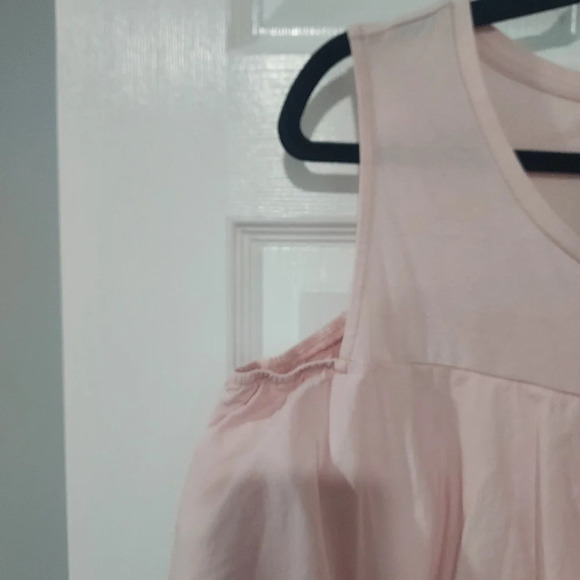 Lane Bryant Light Pink Cold-Shoulder with Ruffle Blouse in Size 18/20 - Picture 3 of 6